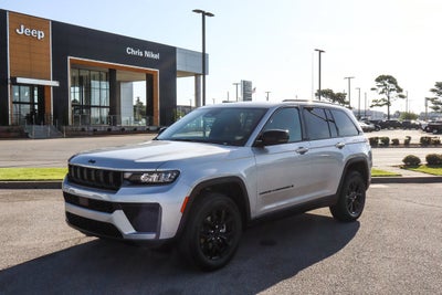 2026 Jeep Grand Cherokee Laredo Altitude 4x4