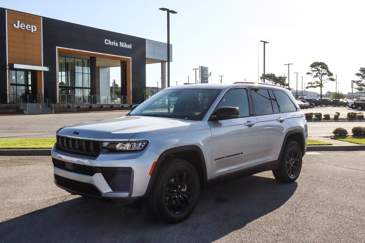2026 Jeep Grand Cherokee Laredo Altitude 4x4