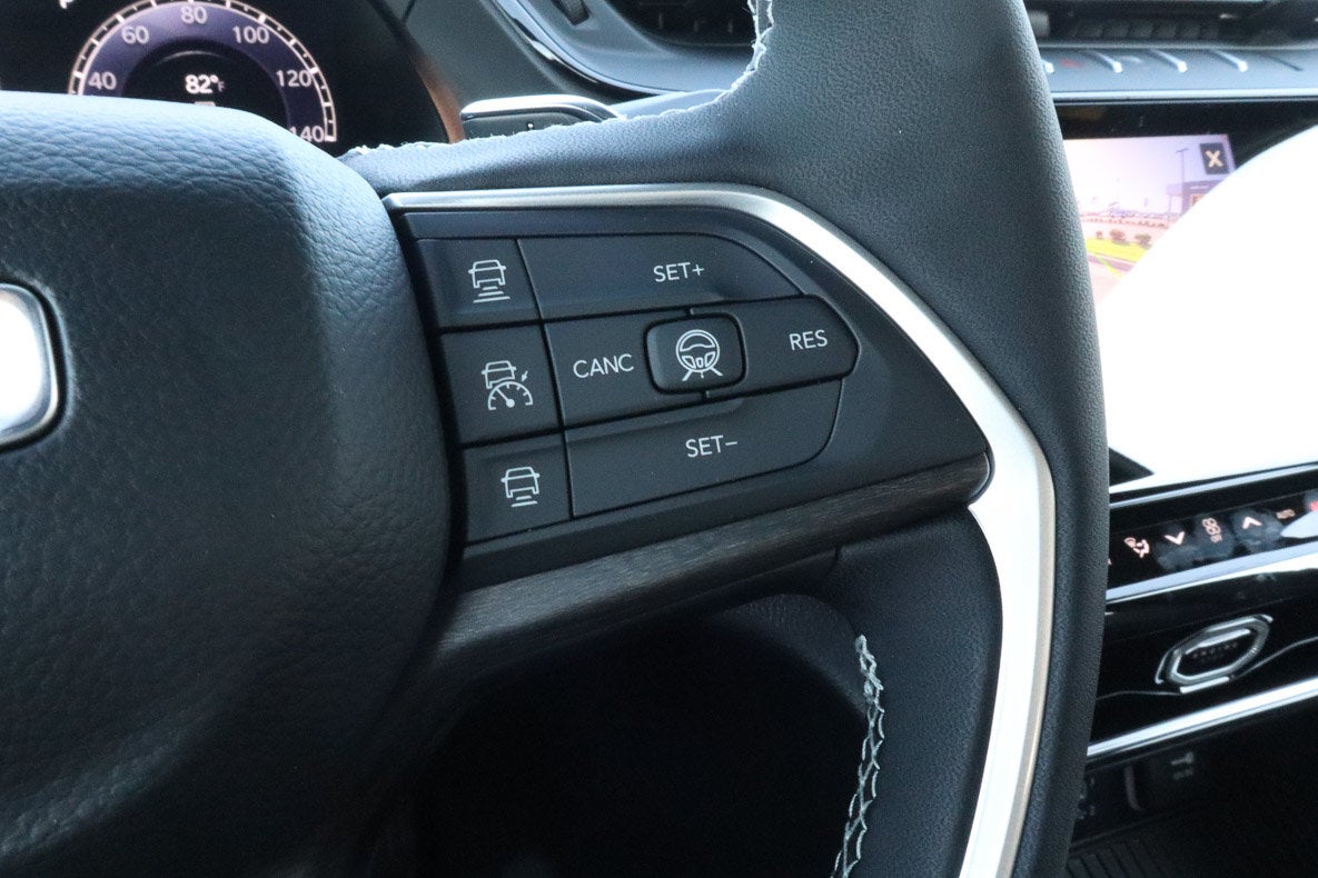 2026 Jeep Grand Cherokee Laredo Altitude 4x4