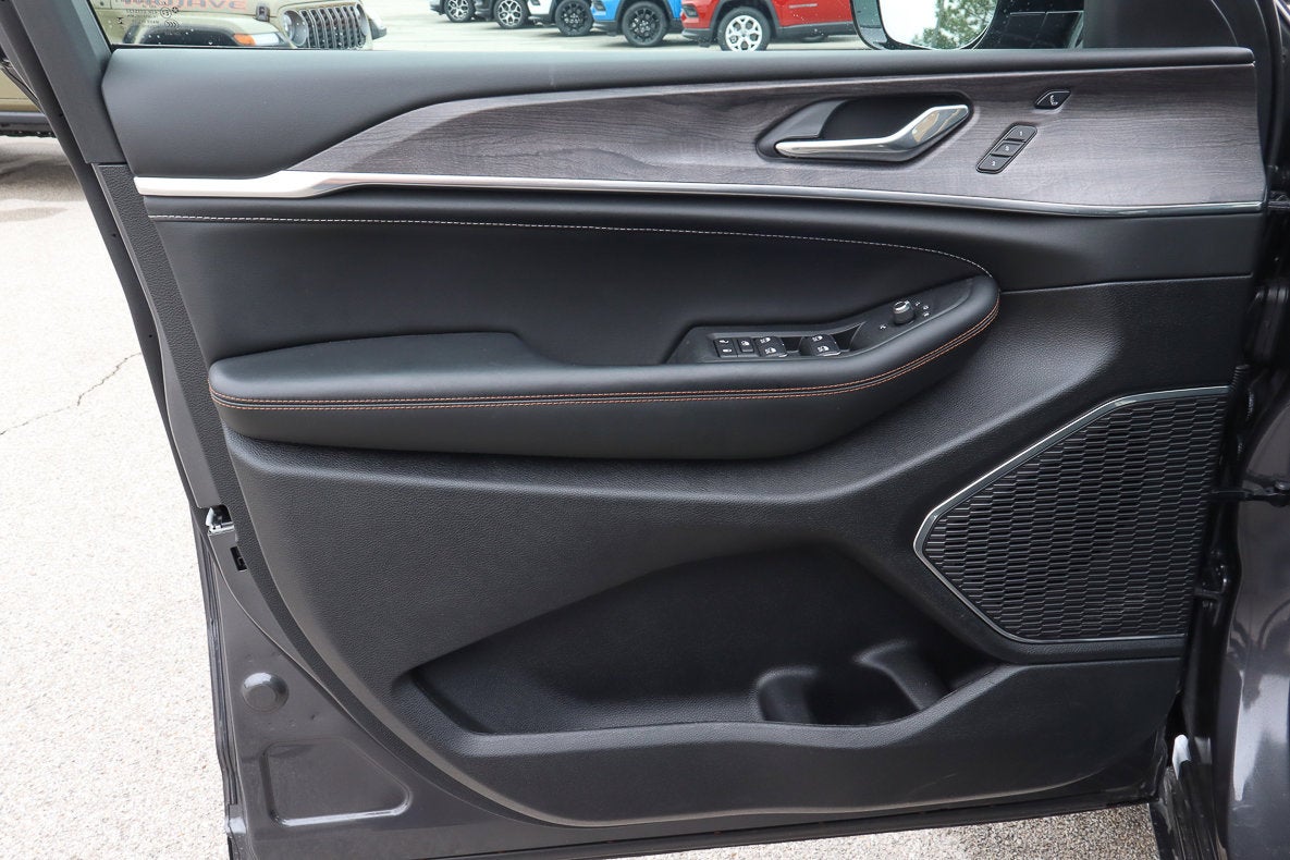 2025 Jeep Grand Cherokee Overland