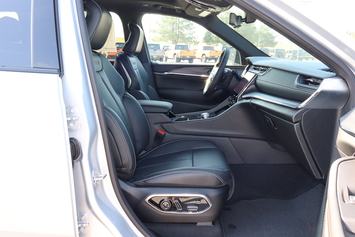 2025 Jeep Grand Cherokee Overland