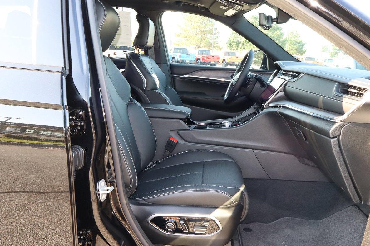 2025 Jeep Grand Cherokee Overland