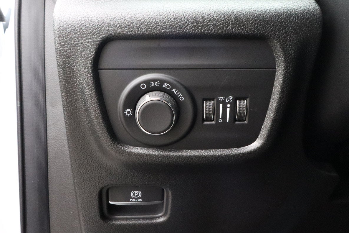 2026 Jeep Grand Cherokee L Laredo 4x2