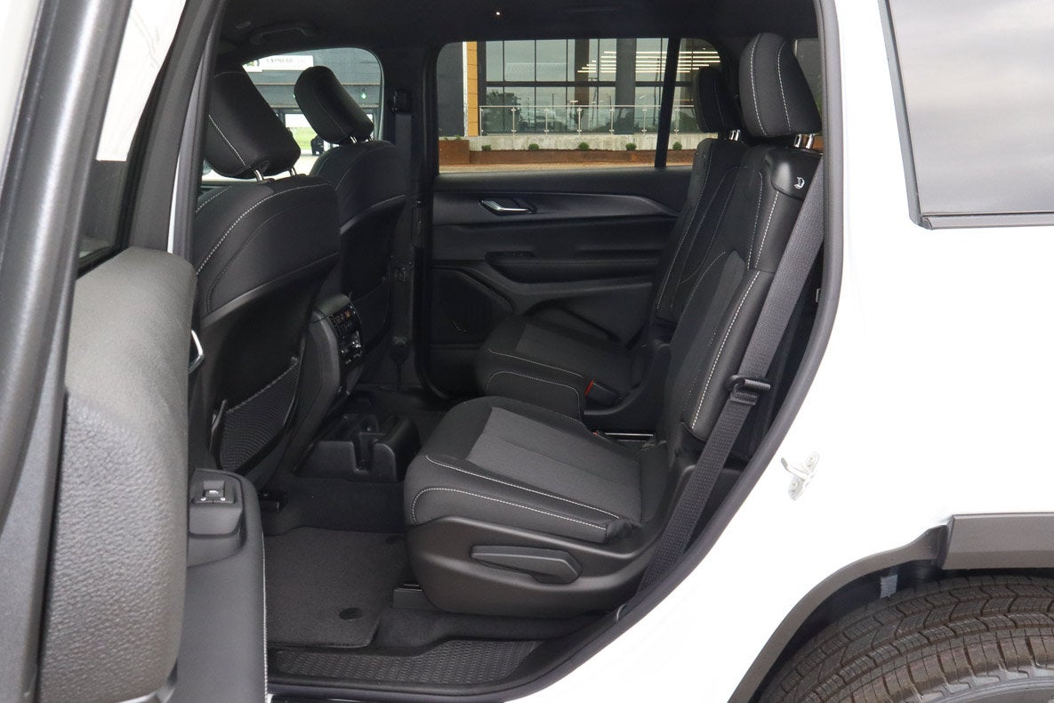2026 Jeep Grand Cherokee L Laredo 4x2