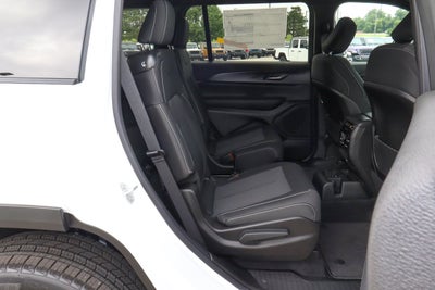 2026 Jeep Grand Cherokee L Laredo 4x2