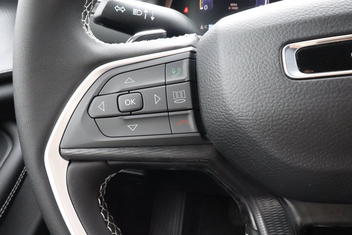2026 Jeep Grand Cherokee L Laredo 4x2