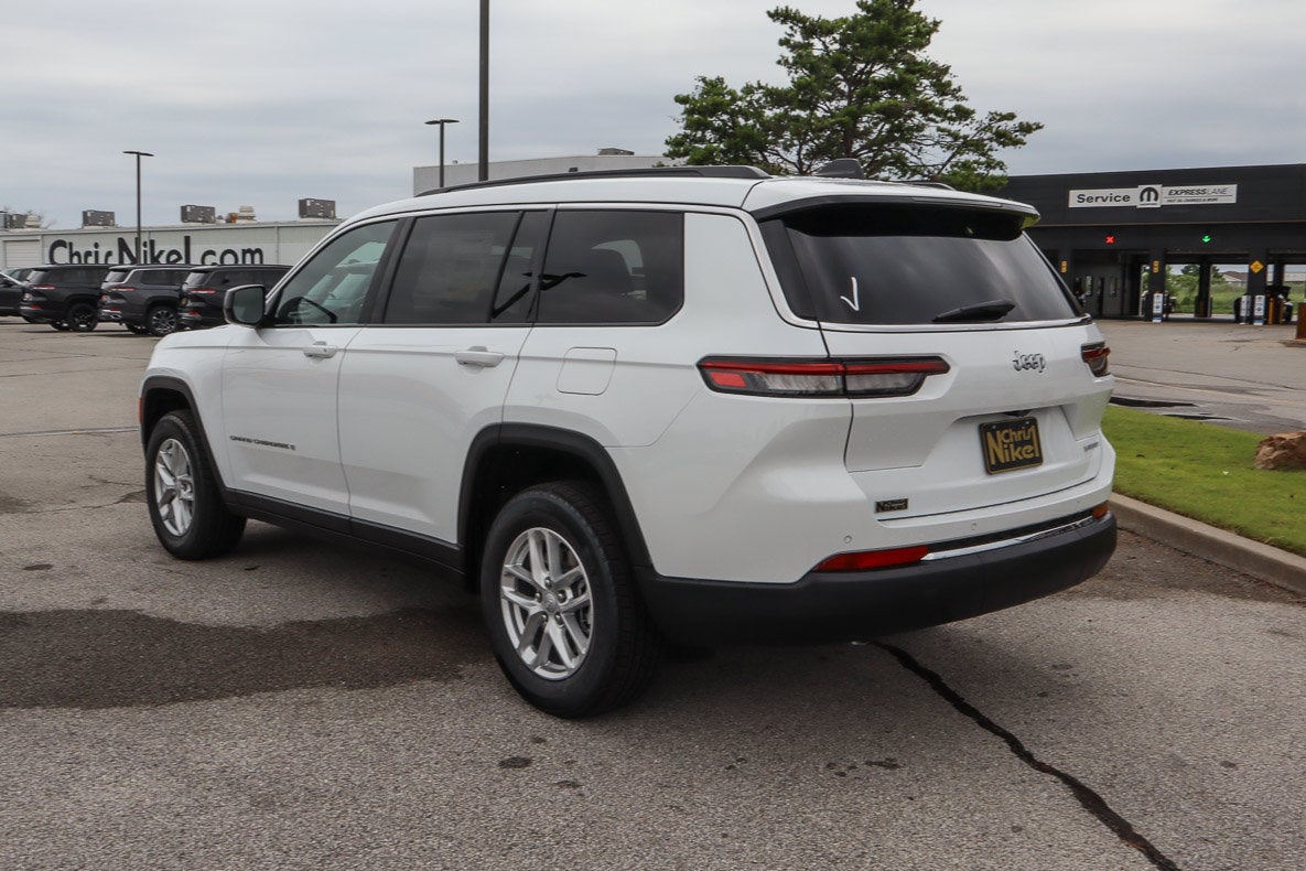 2026 Jeep Grand Cherokee L Laredo 4x2