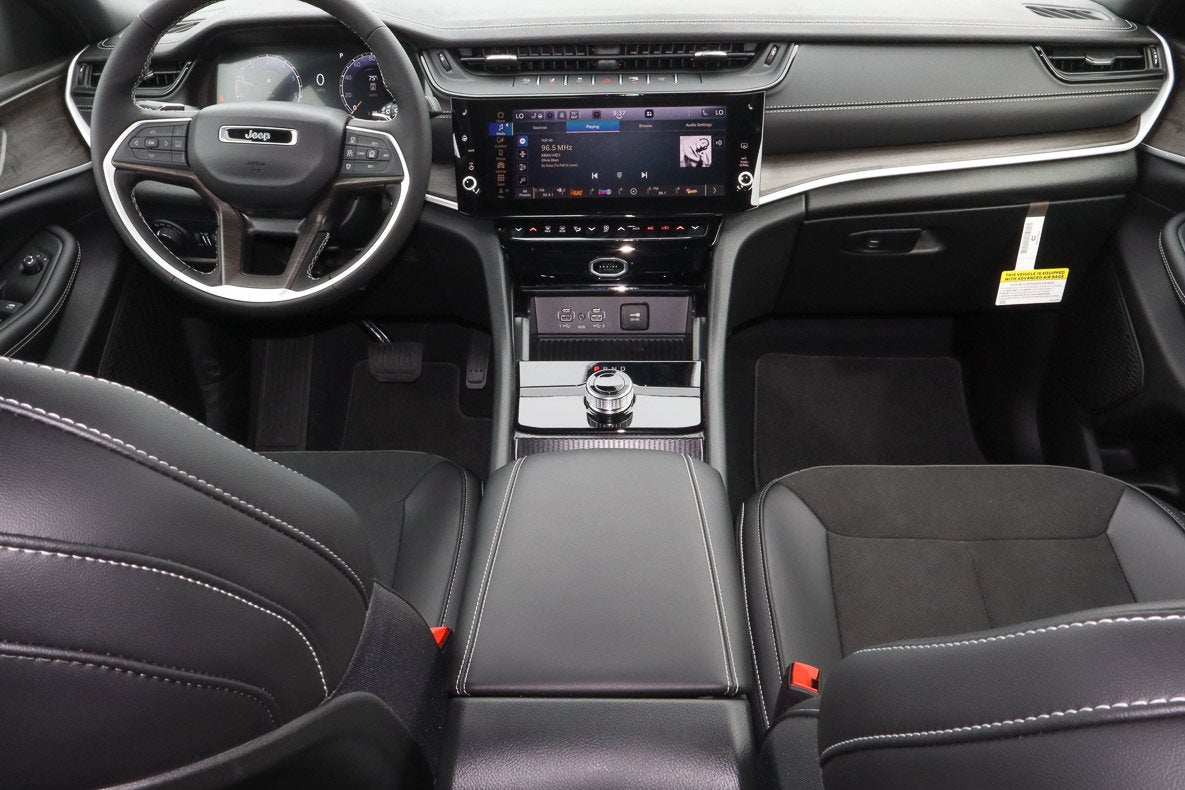 2026 Jeep Grand Cherokee L Laredo Altitude 4x2