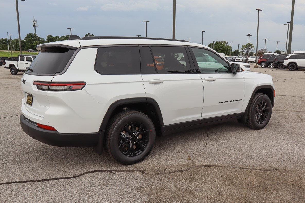 2026 Jeep Grand Cherokee L Laredo Altitude 4x2