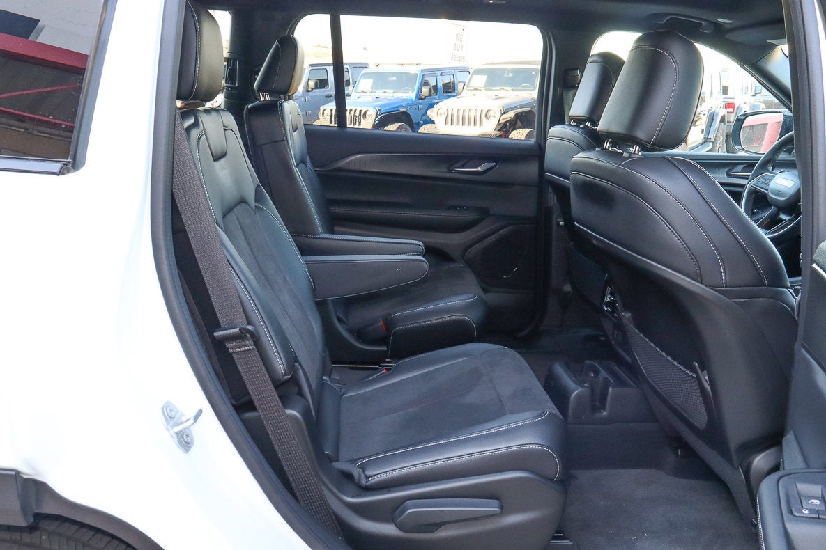 2025 Jeep Grand Cherokee L Altitude X 4x4