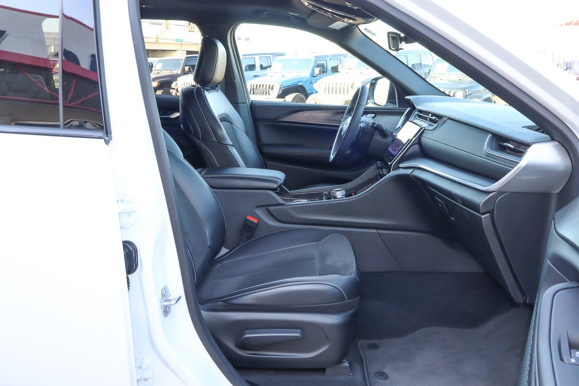 2025 Jeep Grand Cherokee L Altitude X 4x4