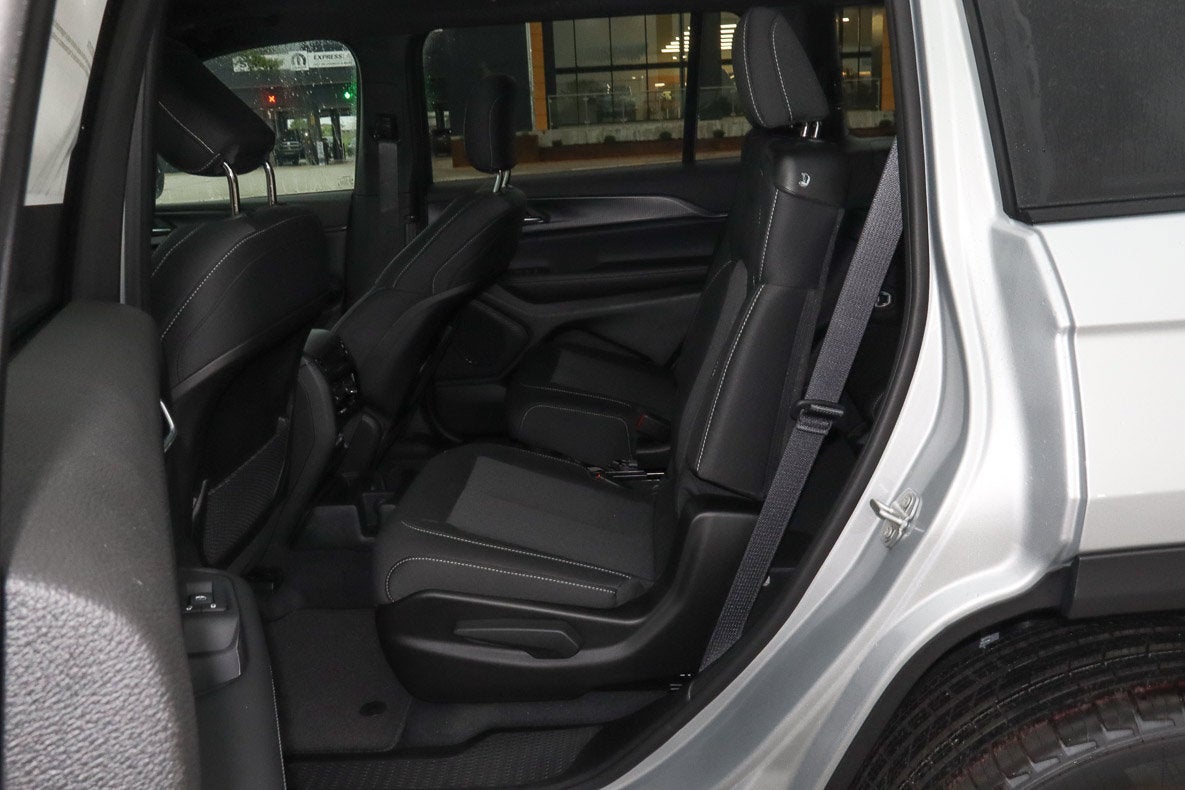 2026 Jeep Grand Cherokee L Laredo X 4x4