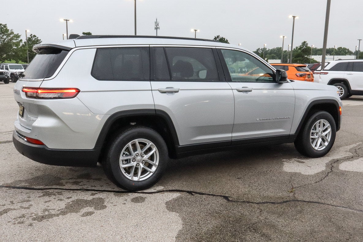 2026 Jeep Grand Cherokee L Laredo X 4x4