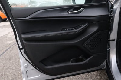 2026 Jeep Grand Cherokee L Laredo X 4x4