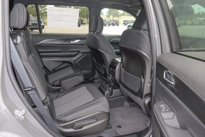 2027 Jeep Grand Cherokee L Laredo X 4x4