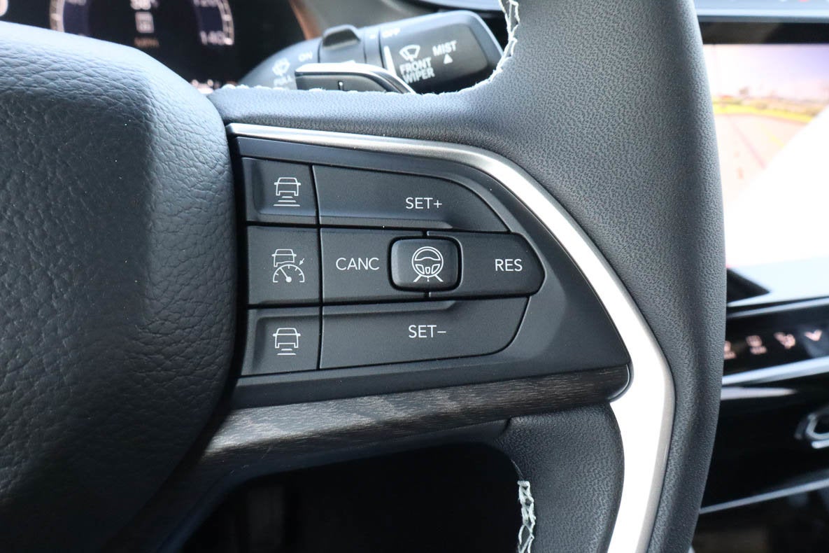 2026 Jeep Grand Cherokee L Laredo Altitude 4x4