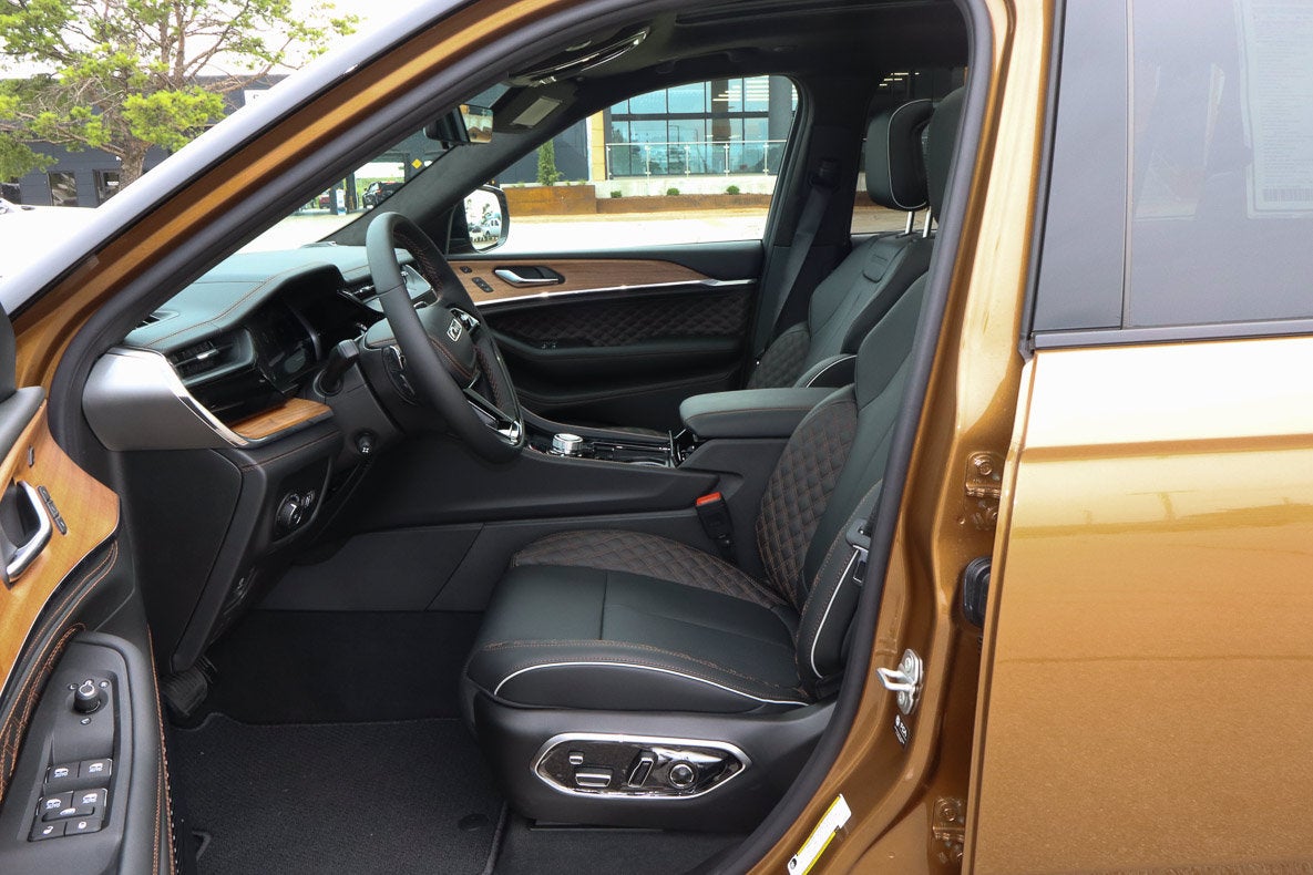 2026 Jeep Grand Cherokee L Laredo Altitude 4x4