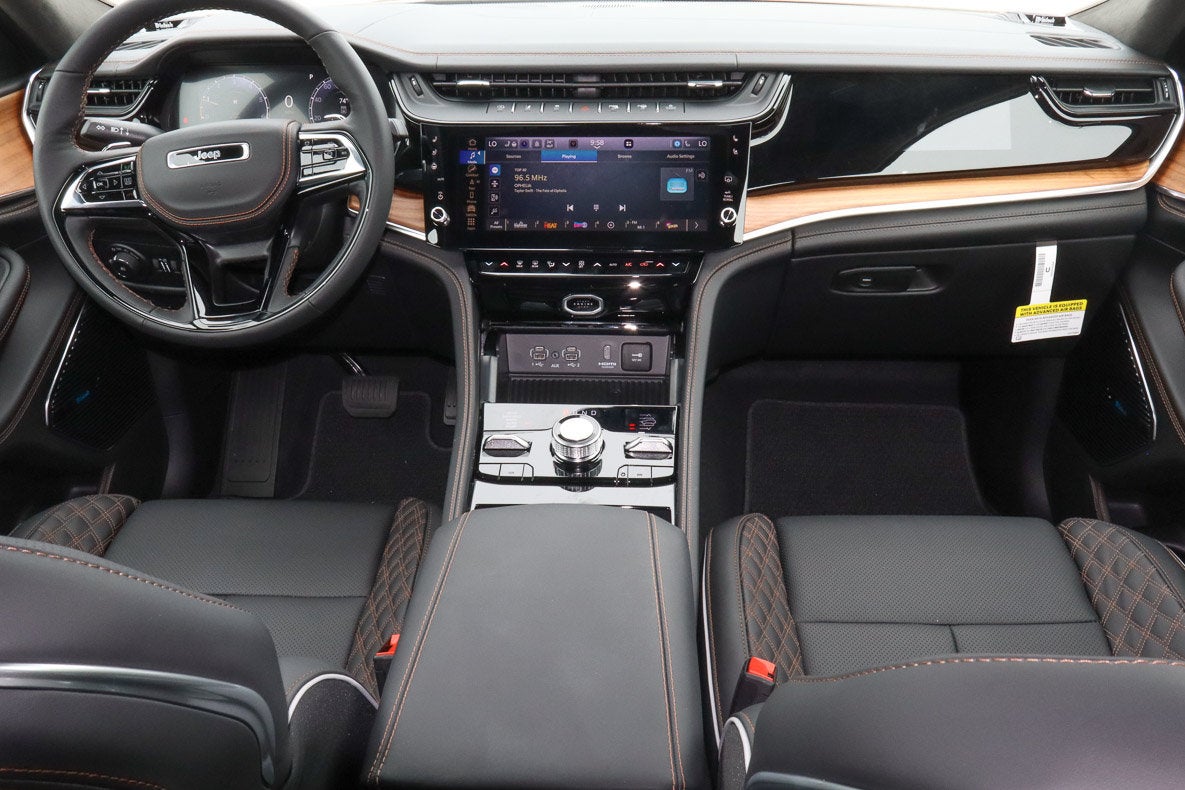 2026 Jeep Grand Cherokee L Laredo Altitude 4x4