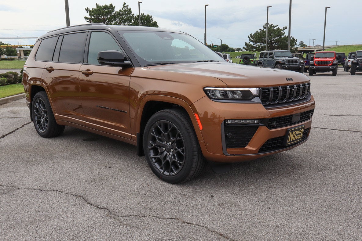 2026 Jeep Grand Cherokee L Laredo Altitude 4x4