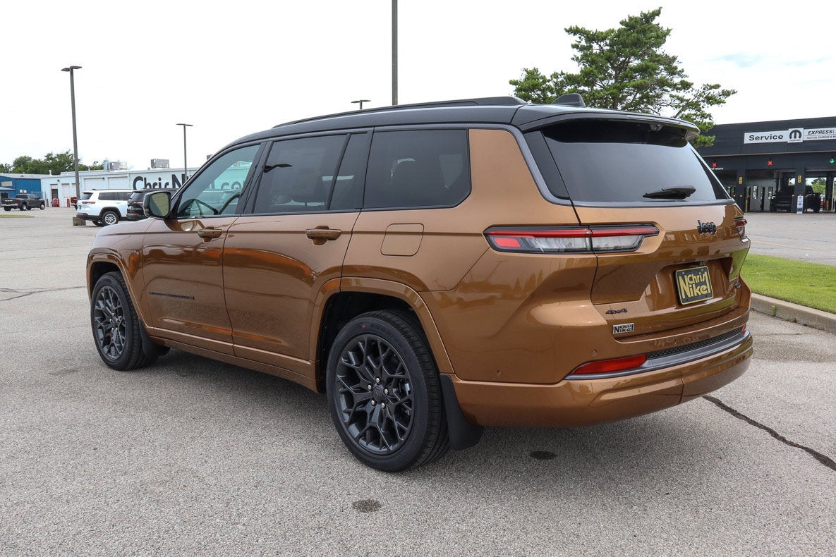 2026 Jeep Grand Cherokee L Laredo Altitude 4x4