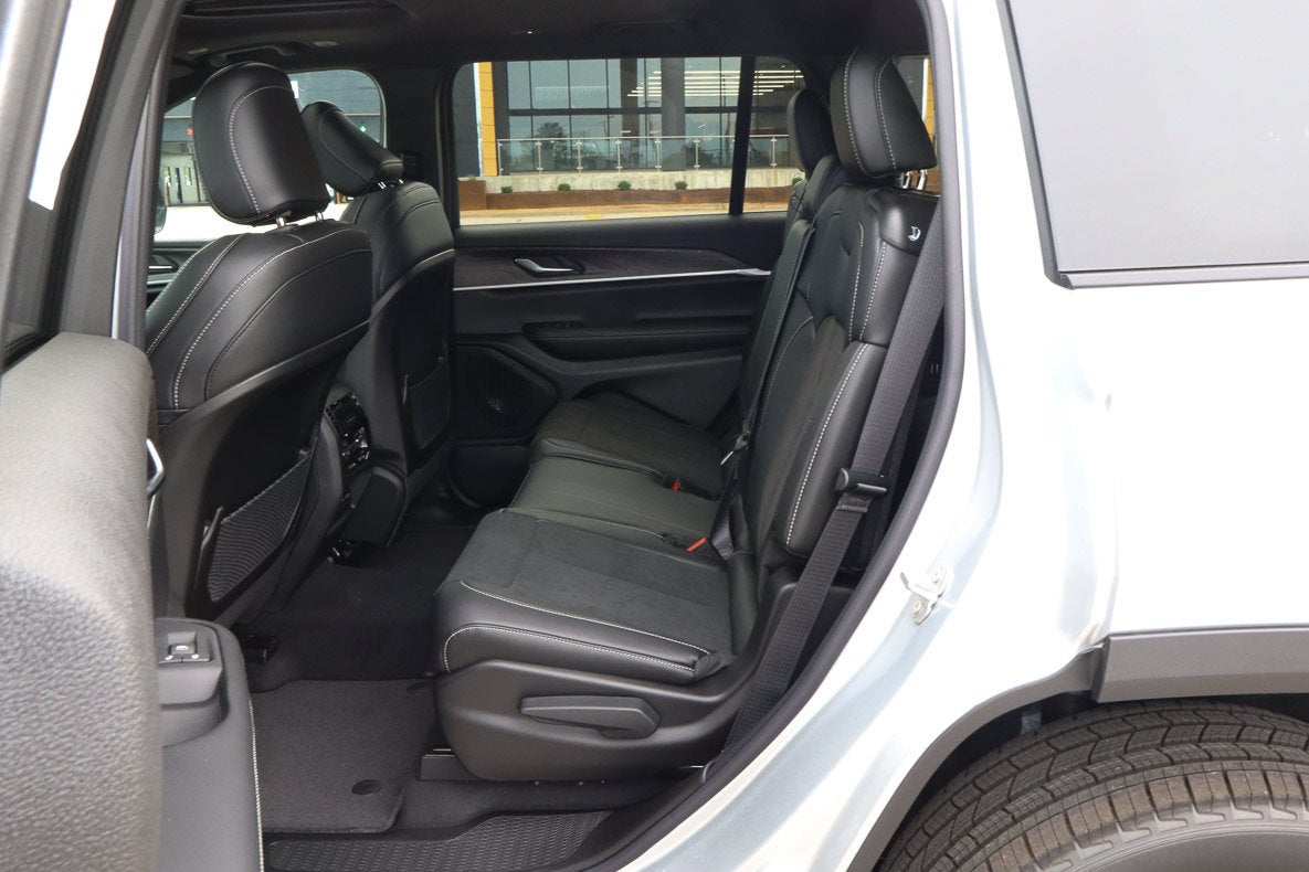 2026 Jeep Grand Cherokee L Laredo Altitude 4x4