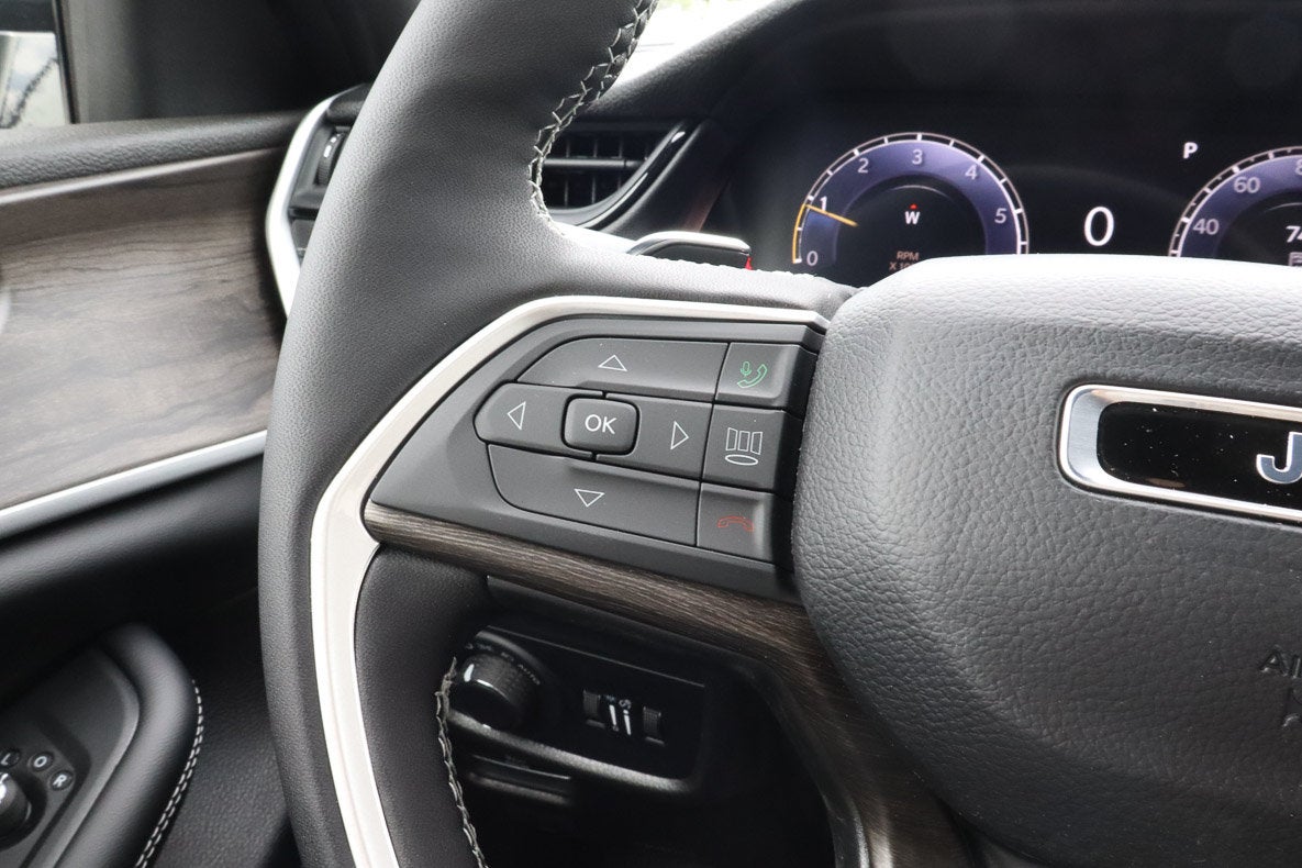 2026 Jeep Grand Cherokee L Laredo Altitude 4x4