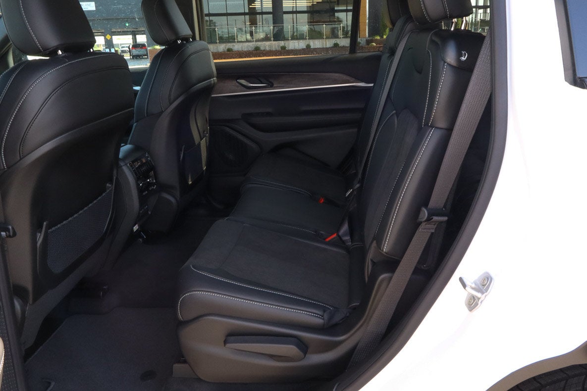 2026 Jeep Grand Cherokee L Laredo Altitude 4x4