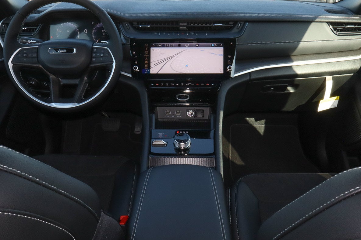 2026 Jeep Grand Cherokee L Laredo Altitude 4x4