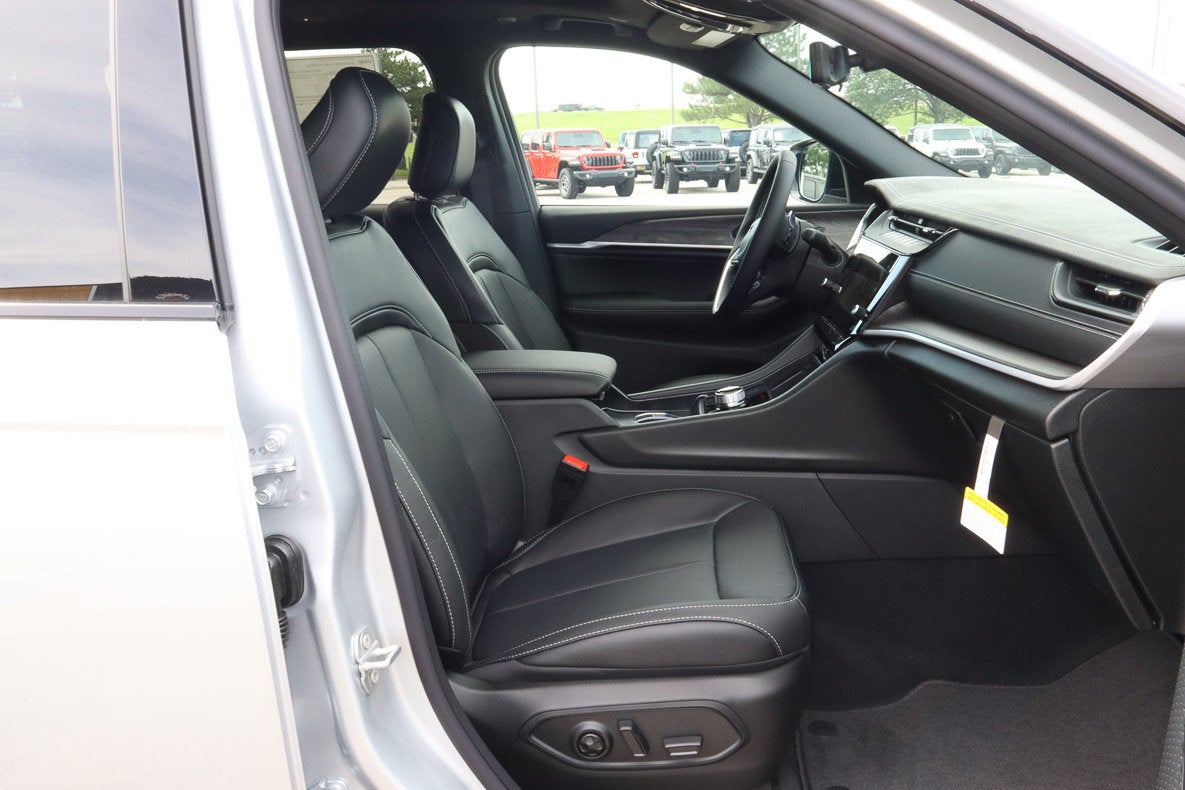 2026 Jeep Grand Cherokee L Limited Reserve 4x4