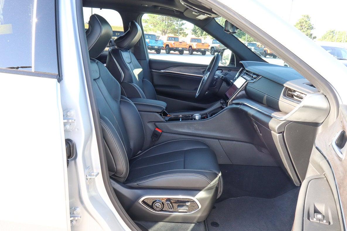 2025 Jeep Grand Cherokee L Overland