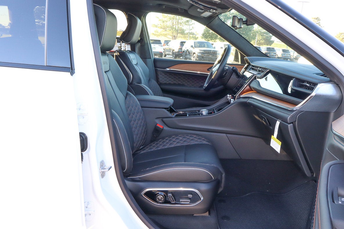 2025 Jeep Grand Cherokee L Summit Reserve