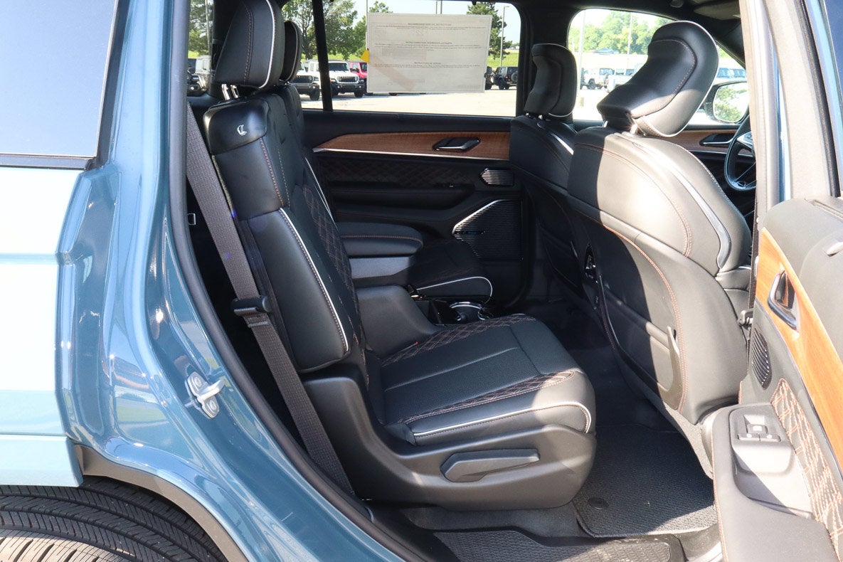 2026 Jeep Grand Cherokee L Summit 4x4