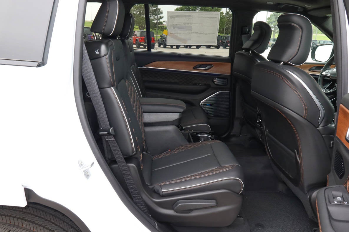 2026 Jeep Grand Cherokee L Summit 4x4