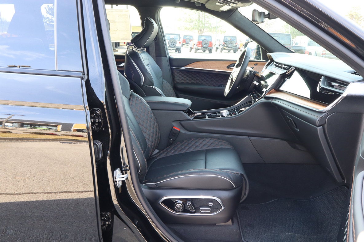 2026 Jeep Grand Cherokee L Summit 4x4