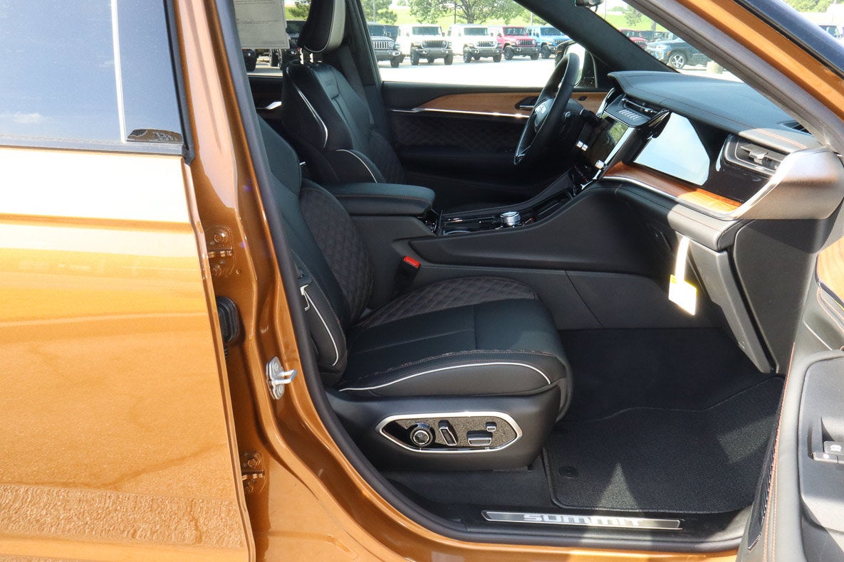 2026 Jeep Grand Cherokee L Summit 4x4
