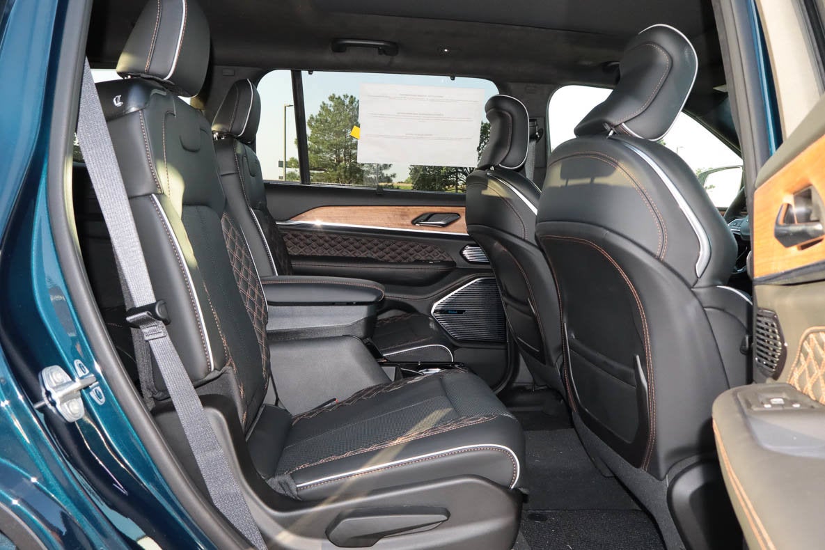 2027 Jeep Grand Cherokee L Summit 4x4
