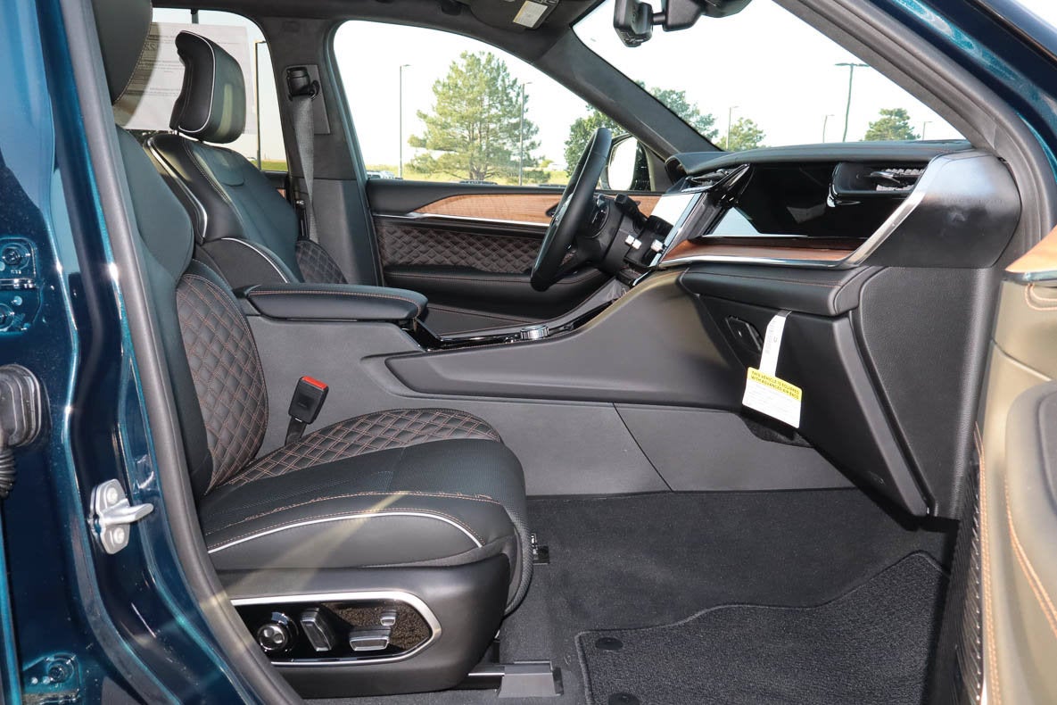 2027 Jeep Grand Cherokee L Summit 4x4