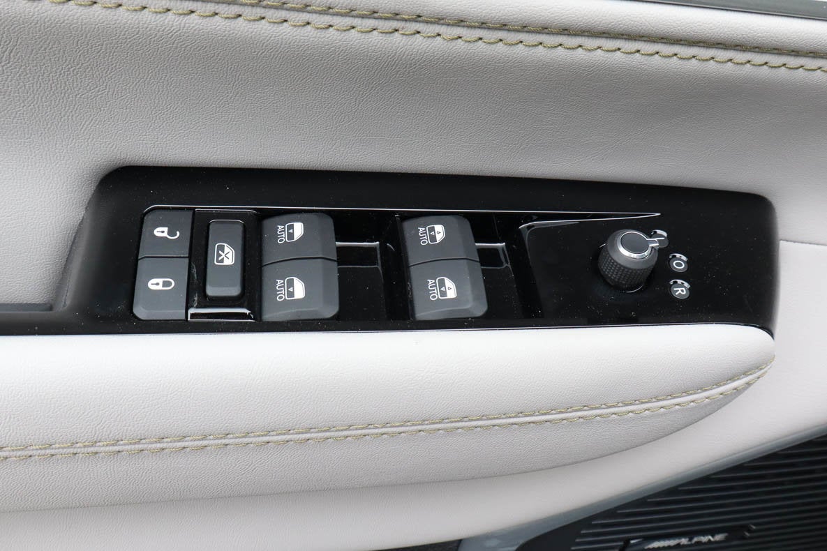 2026 Jeep Grand Wagoneer 4x2