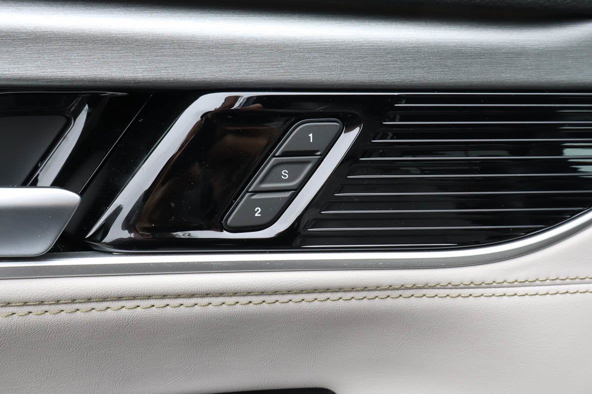 2026 Jeep Grand Wagoneer 4x2