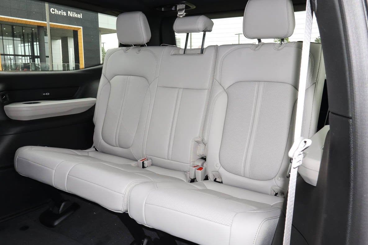 2026 Jeep Grand Wagoneer 4x2