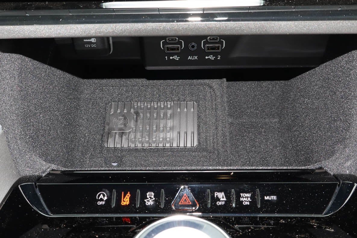 2026 Jeep Grand Wagoneer 4x2