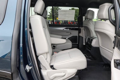 2026 Jeep Grand Wagoneer 4x2