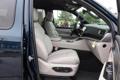 2026 Jeep Grand Wagoneer 4x2