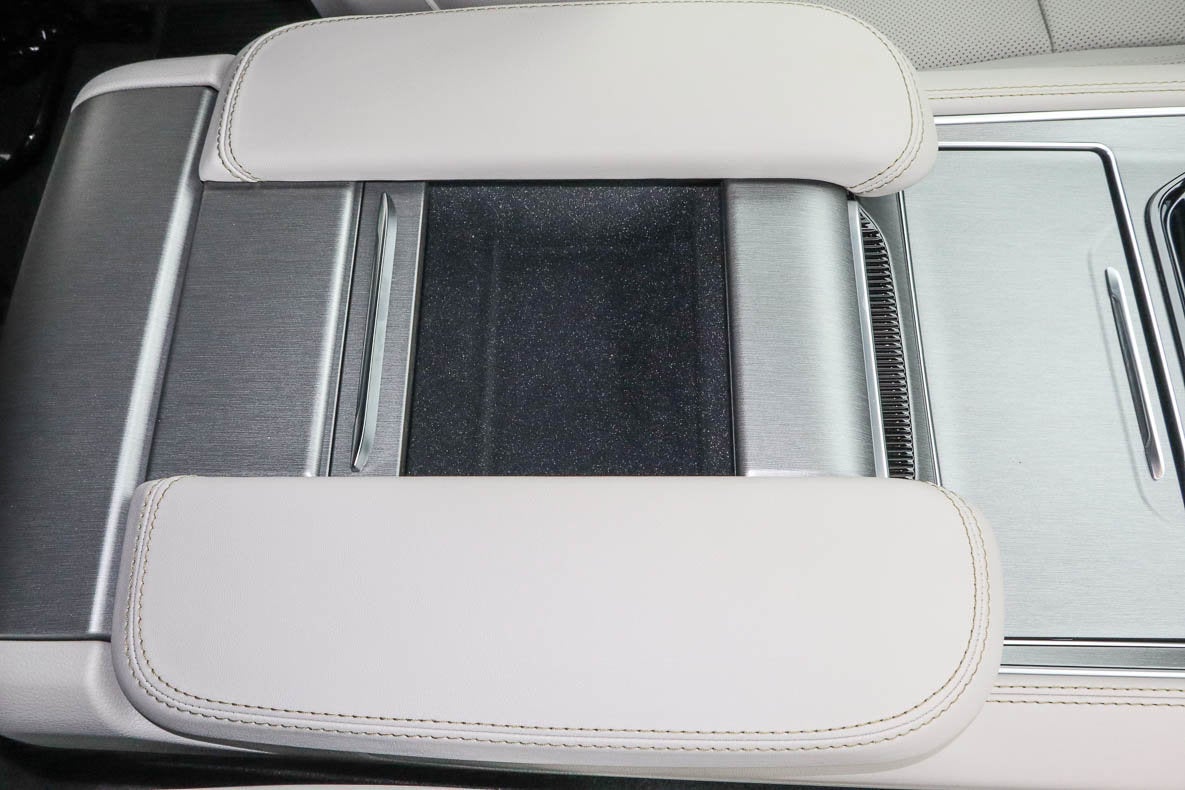 2026 Jeep Grand Wagoneer 4x2