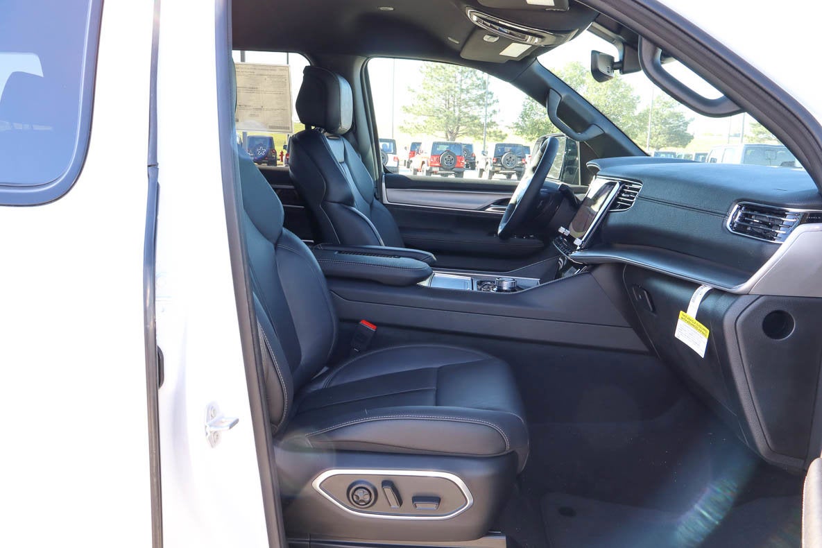 2026 Jeep Grand Wagoneer Limited Altitude 4x4