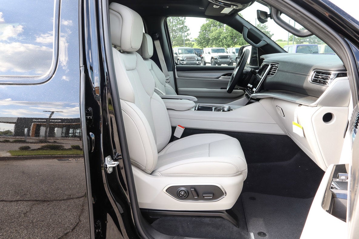 2026 Jeep Grand Wagoneer Limited Altitude 4x4
