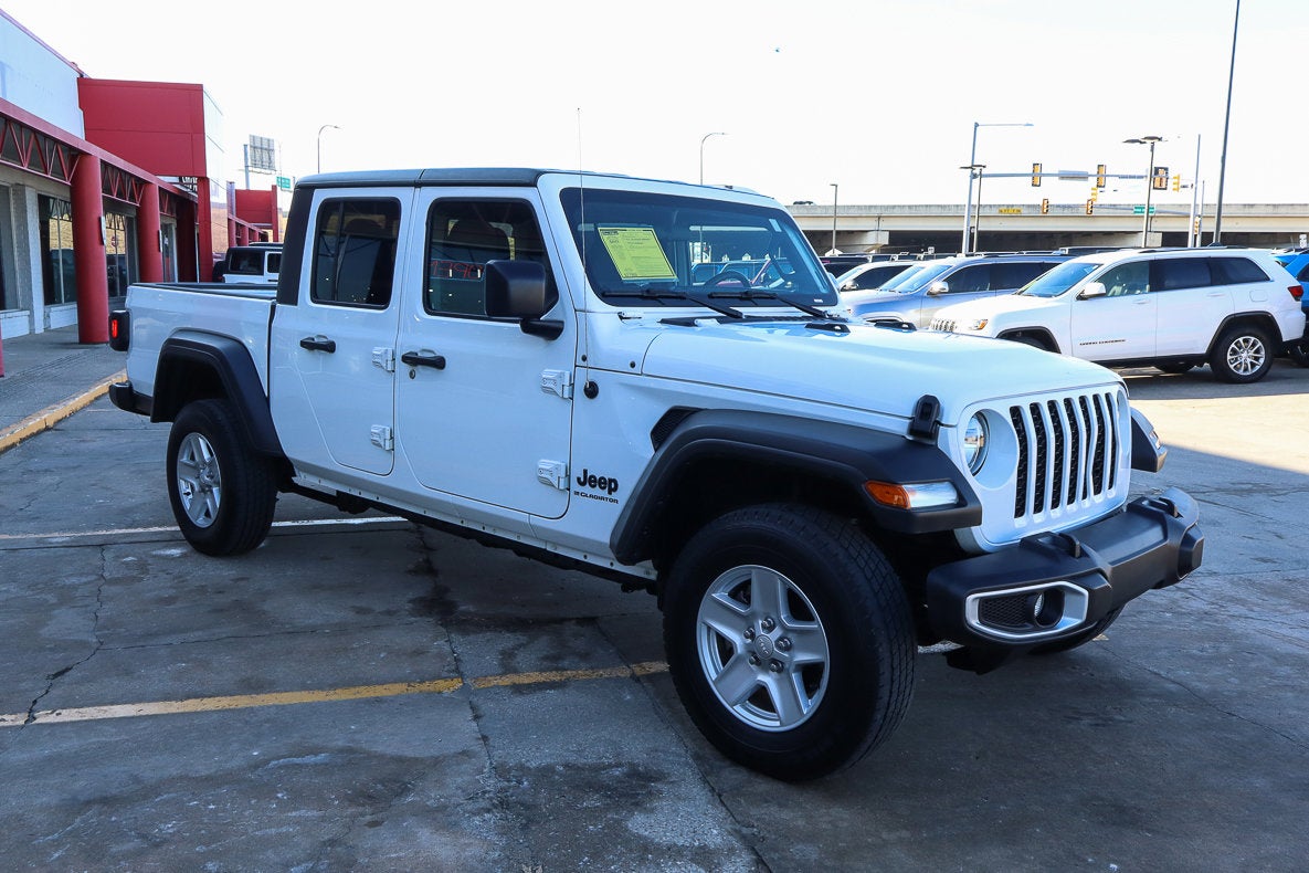 2023 Jeep Gladiator Sport S photo 3