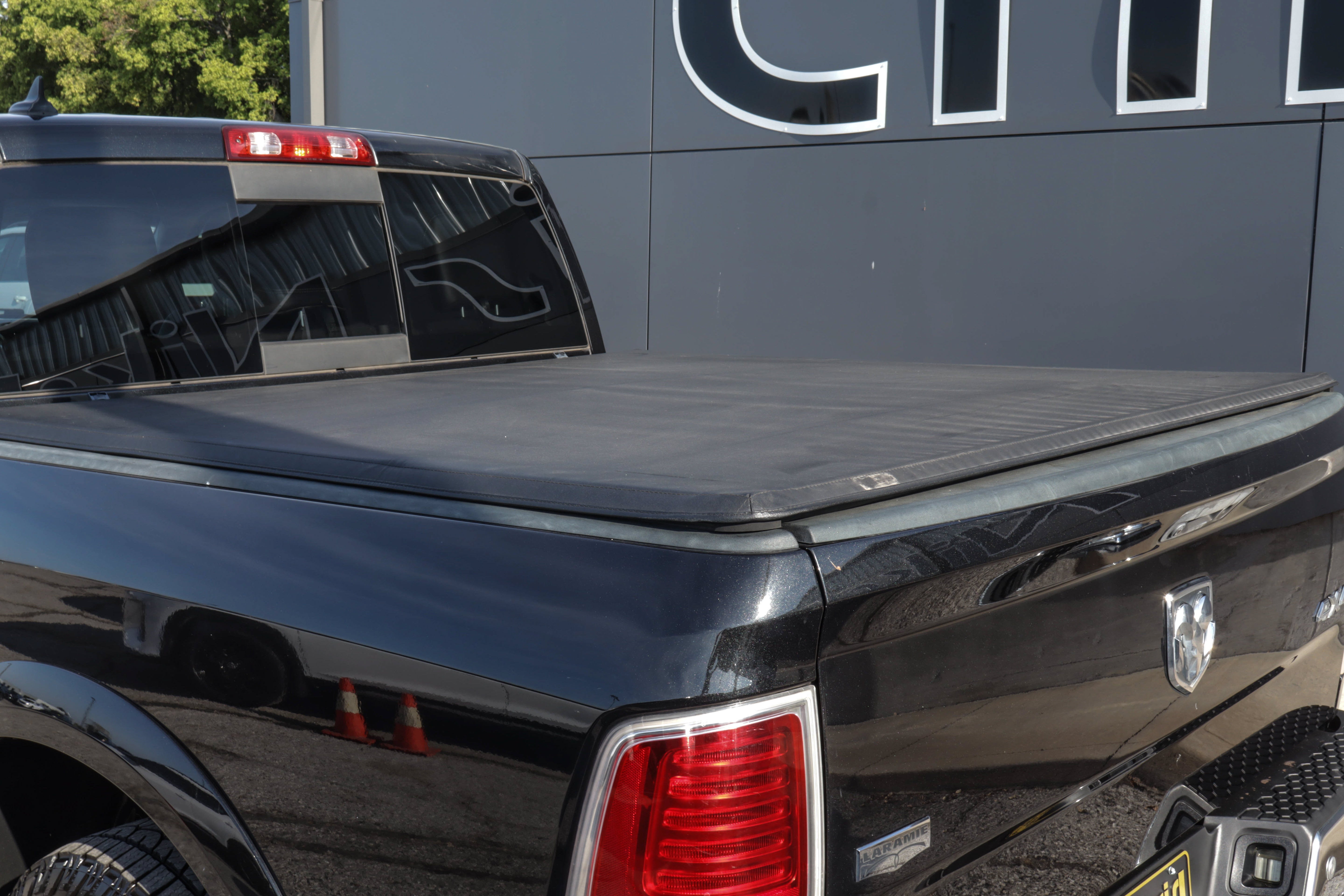 2016 RAM 1500 4WD Crew Cab 140.5 Laramie