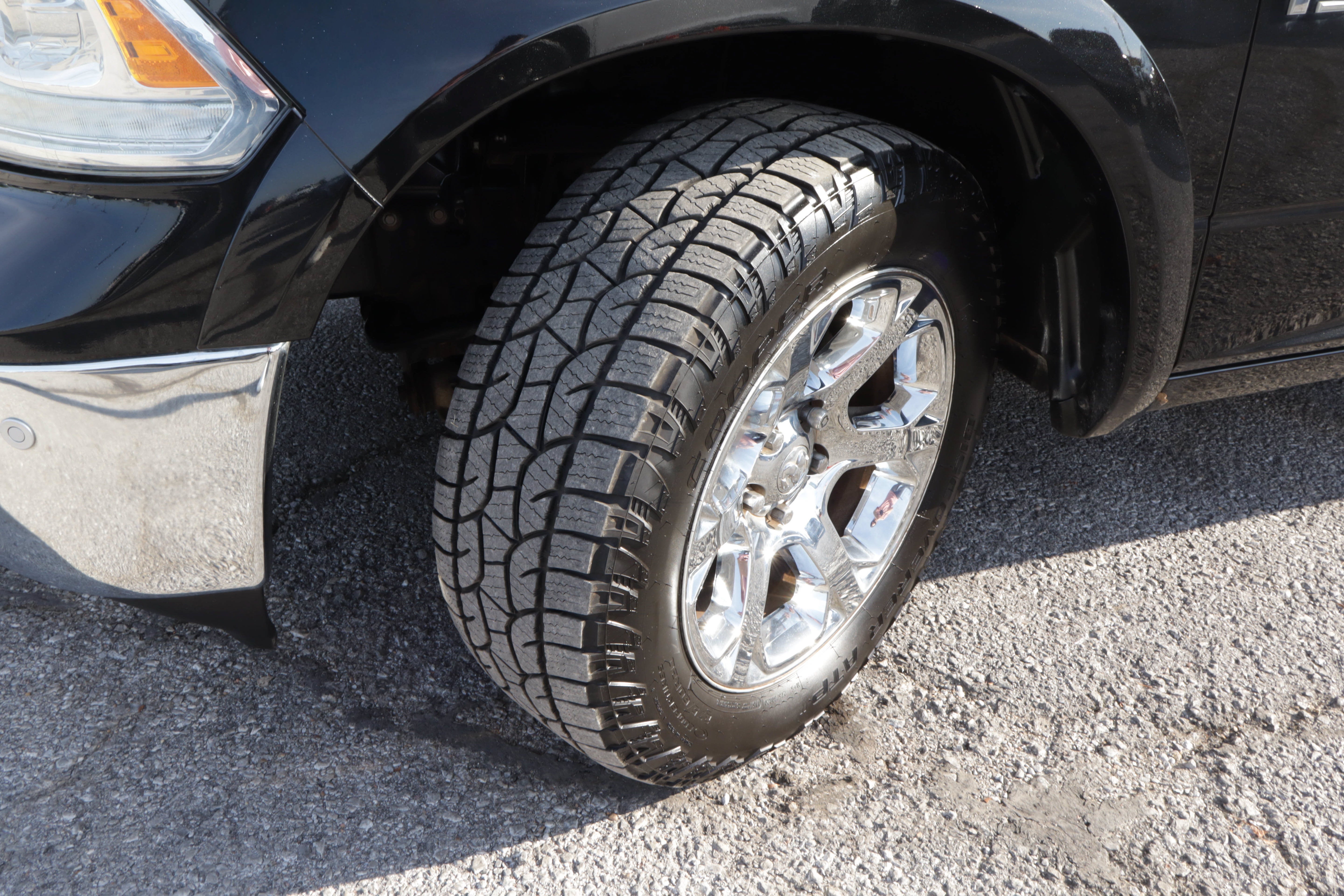 2016 RAM 1500 4WD Crew Cab 140.5 Laramie