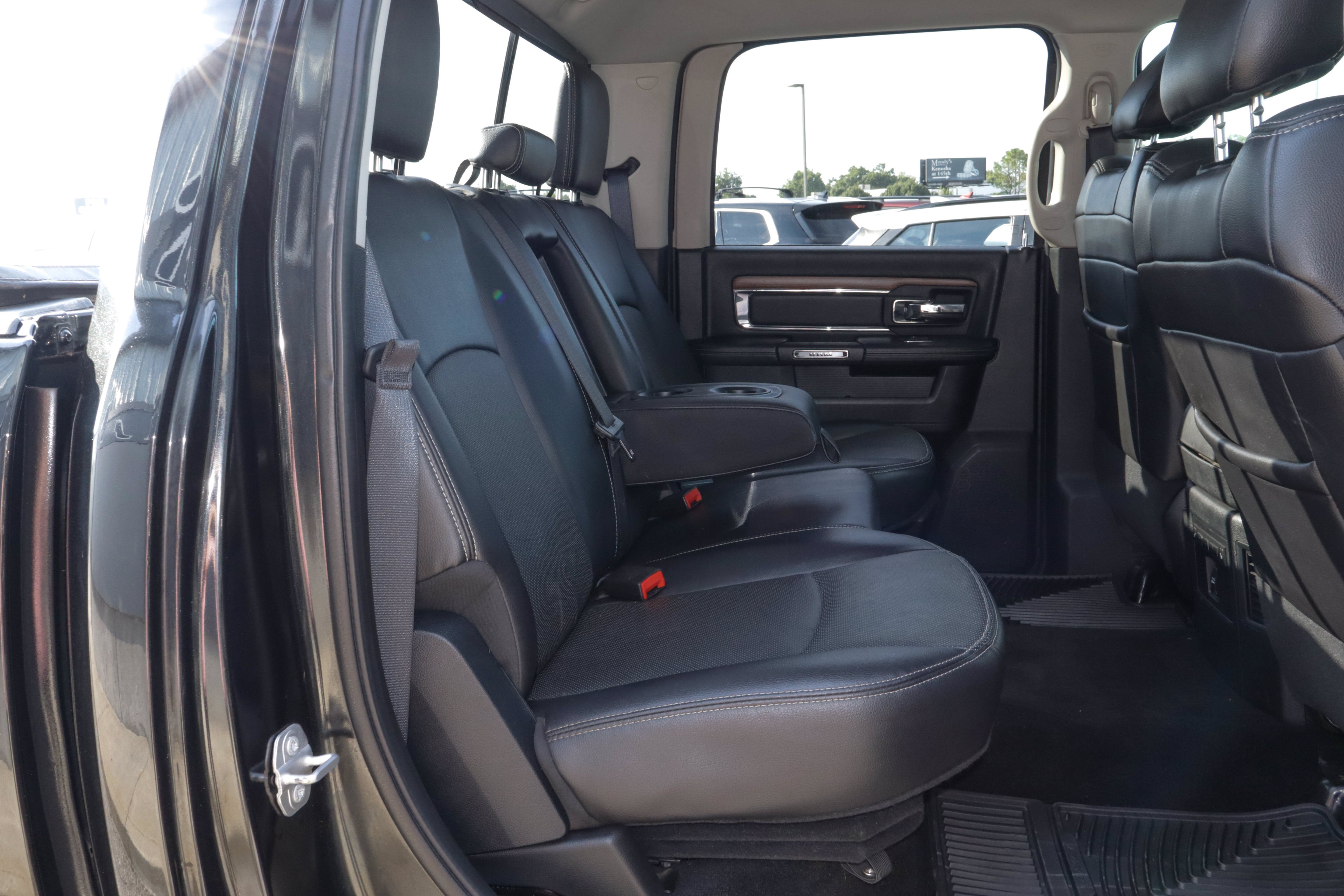 2016 RAM 1500 4WD Crew Cab 140.5 Laramie